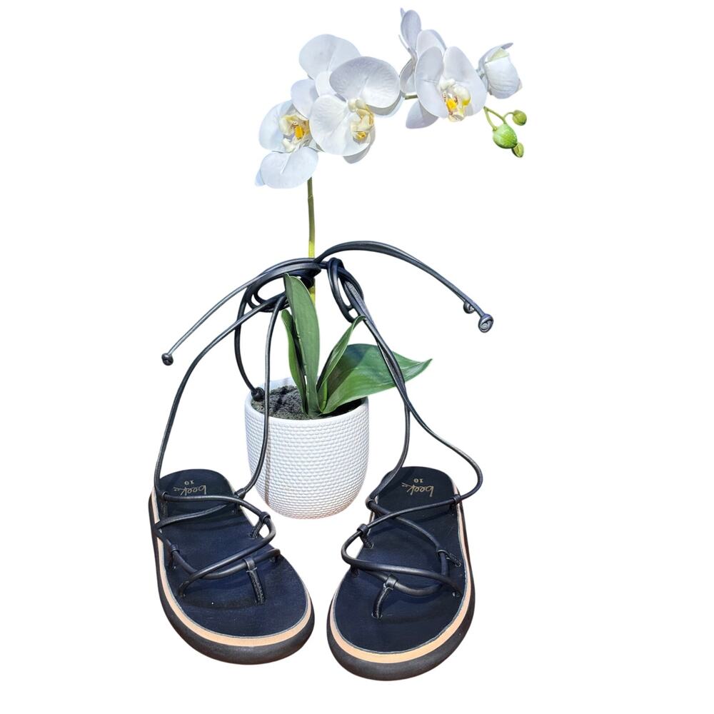 beek Black Sandals